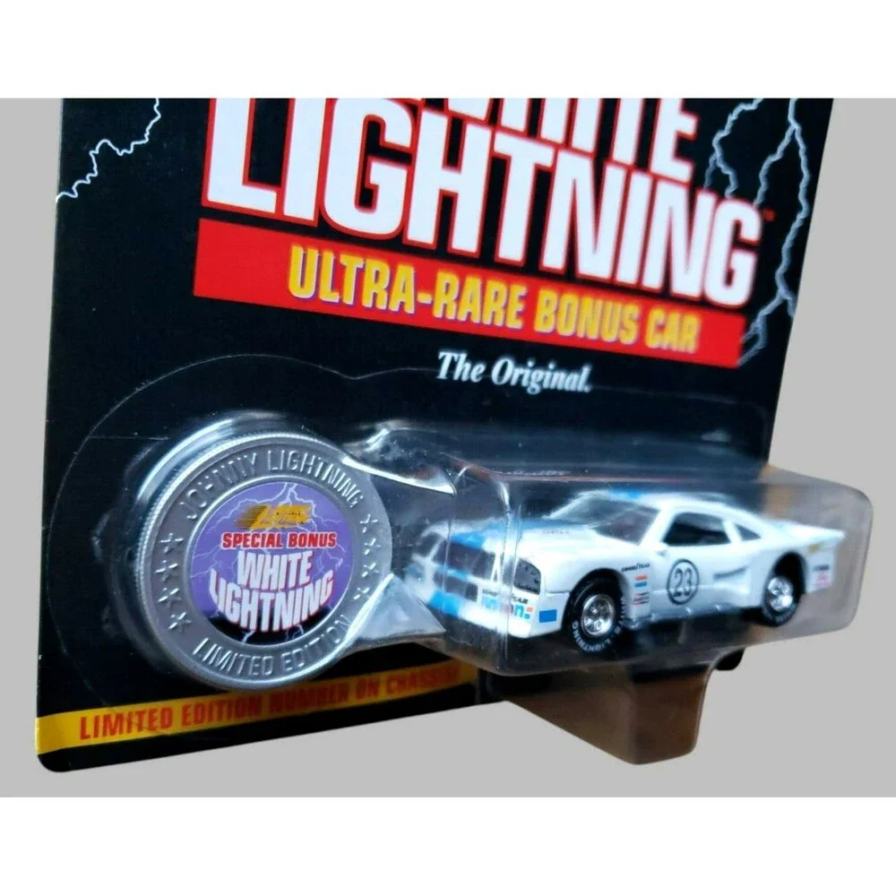 1992 Johnny Lightning 1975 COBRA II RACER White Lightnings MUSTANG CLASSICS 1:64